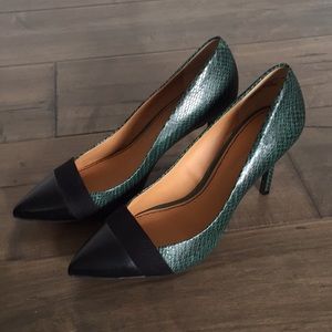 Green snake print heels